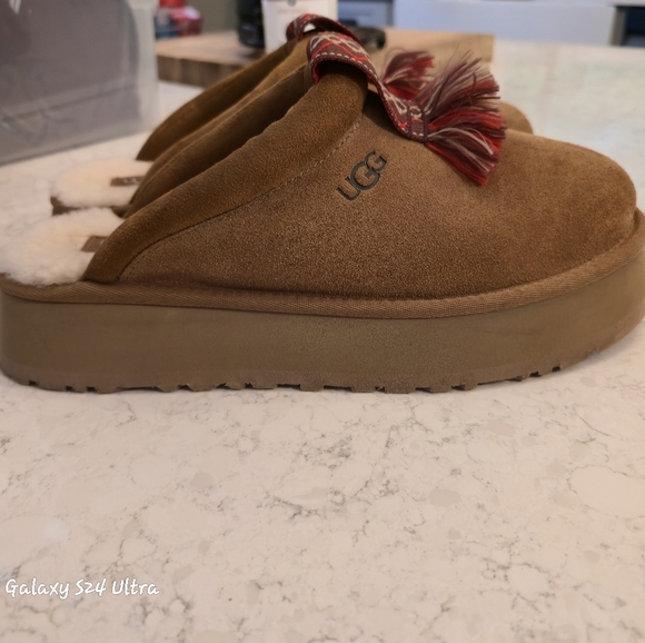 UGG Brown Suede Slip-On Shoes with Red Accents - Picture 7 of 10